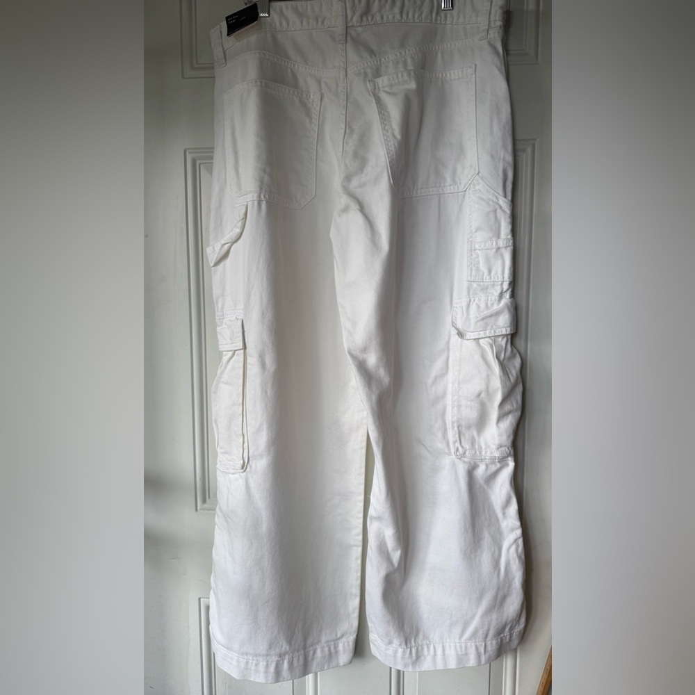 🎯60% OFF!Wild Fable White Mid Rise Cargo Baggy Jeans - Picture 5 of 9